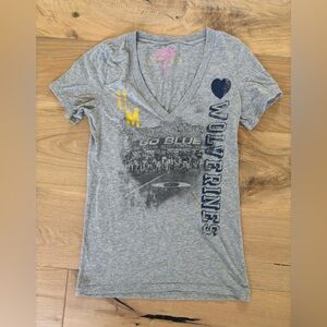PINK Victoria's Secret Gray and Blue Short Sleeve Michigan Wolverines Tee